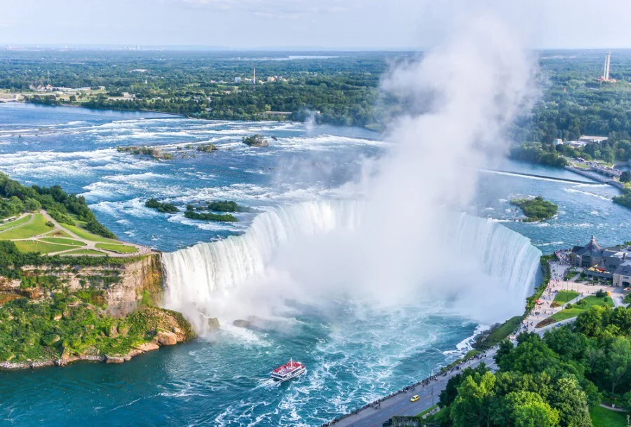 Quelle chute d'eau est la plus spectaculaire au Canada ?