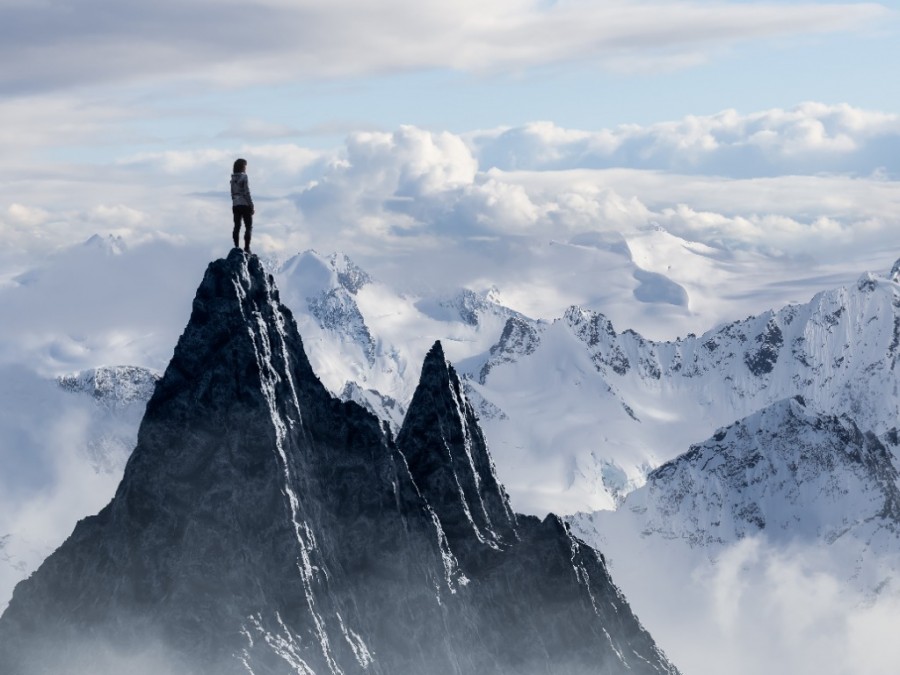 Pourquoi la haute montagne fascine-t-elle tant les aventuriers ?