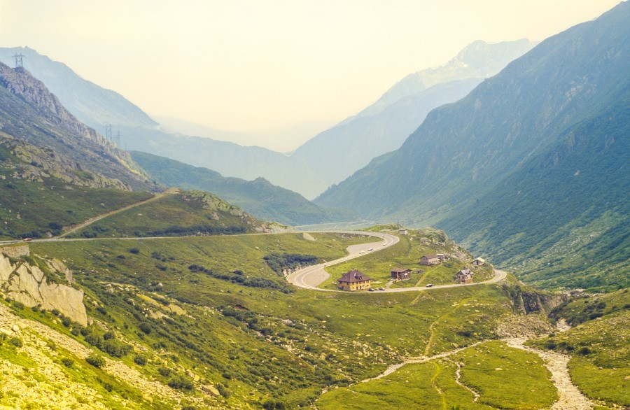 Quelle est l'altitude du col du Simplon ?