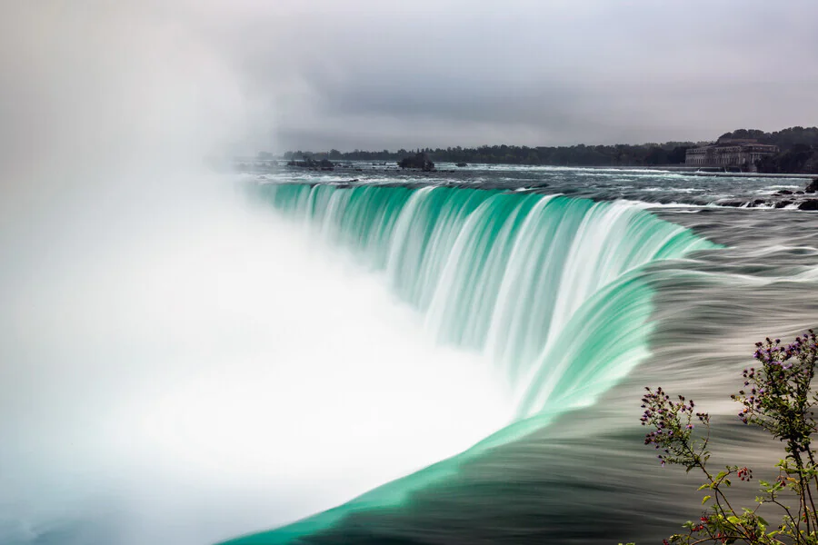 Quelles sont les meilleures périodes pour visiter les chutes d'eau au Canada ?