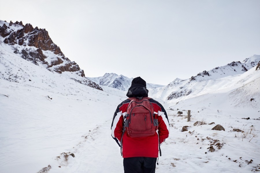 Quels équipements sont nécessaires pour une expédition en haute montagne ?